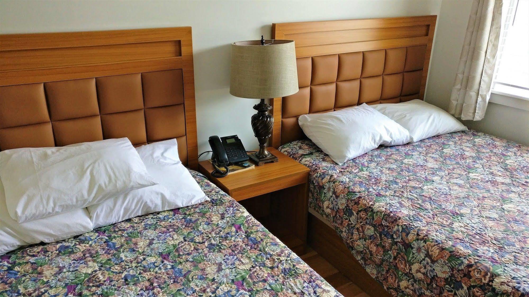 Pemberton Hotel  Bagian luar foto
